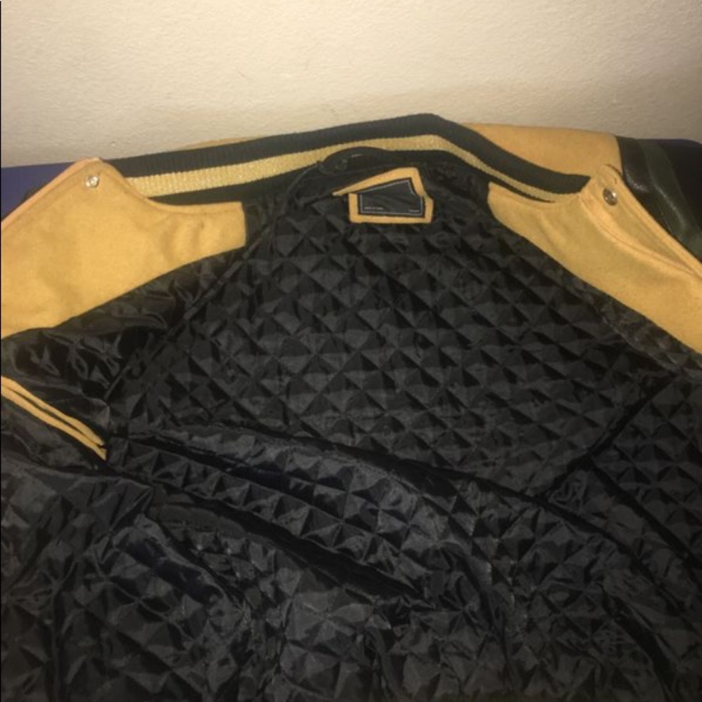 Black Pyramid - Picture 3 of 3